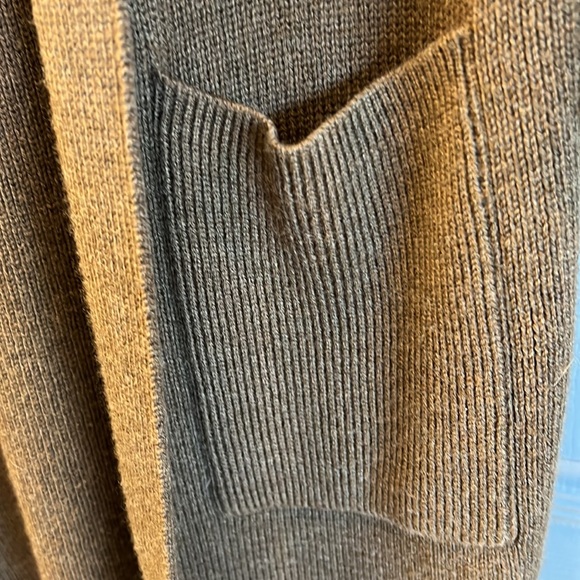 Beautiful Medium Eileen Wool Hooded Rust Sweater - Picture 4 of 7